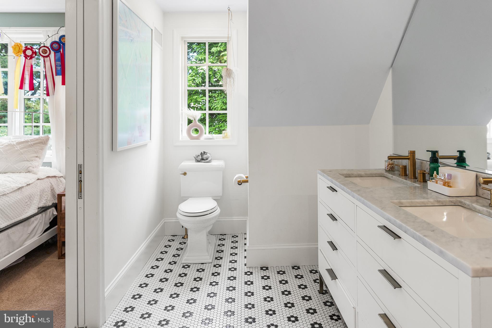 RADNOR HUNT - Residential