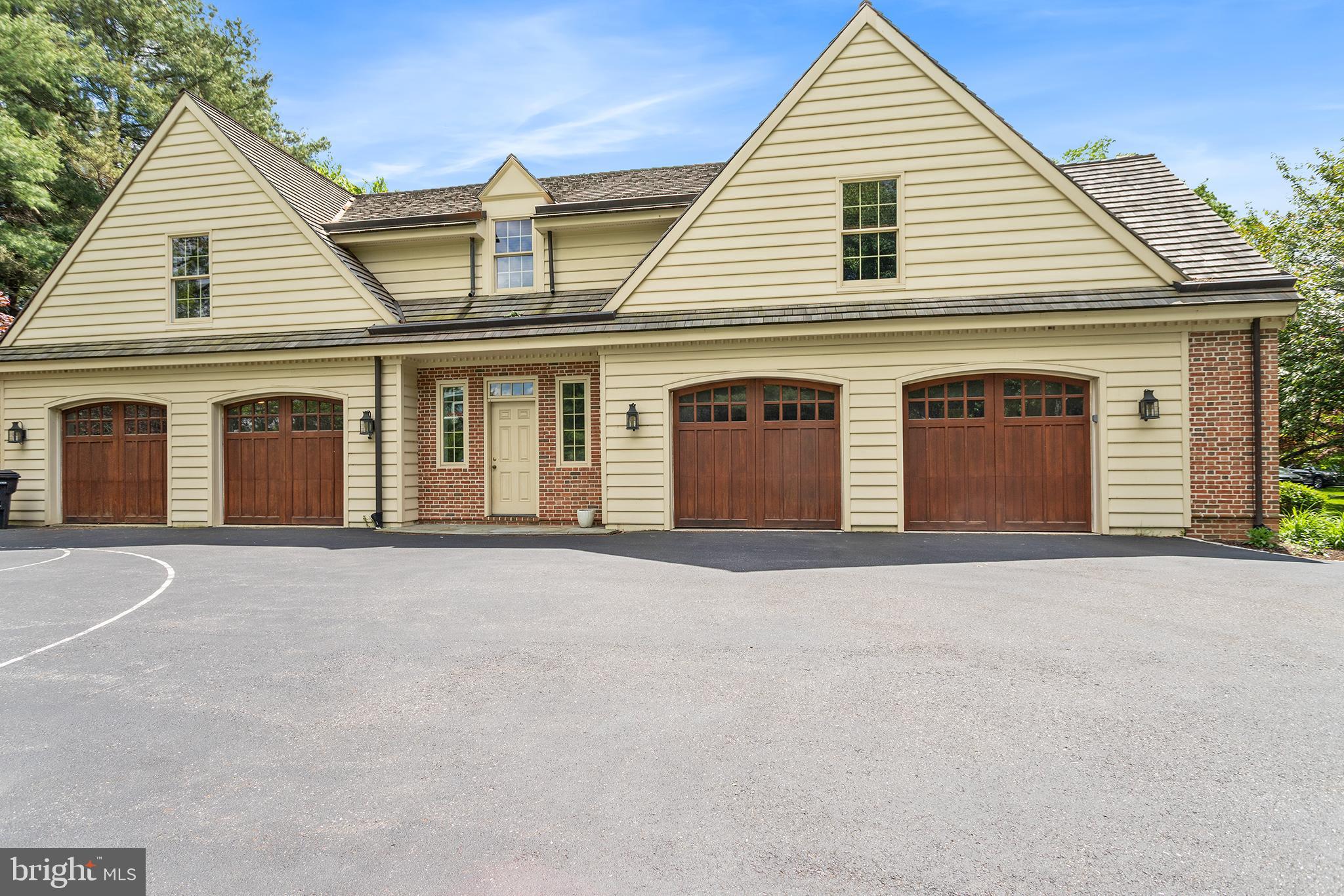 RADNOR HUNT - Residential