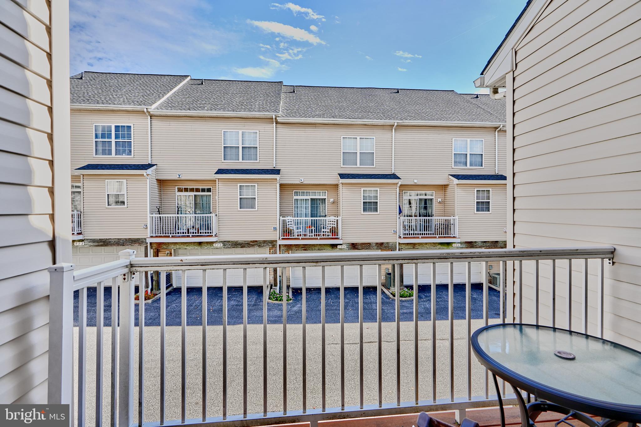 HIGH VIEW - Residential