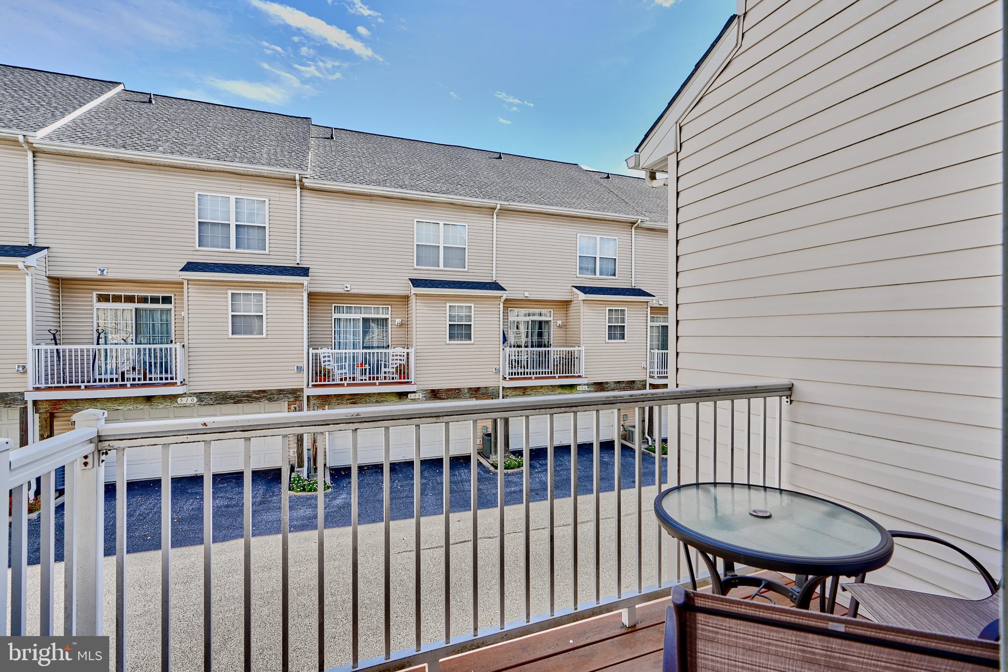 HIGH VIEW - Residential