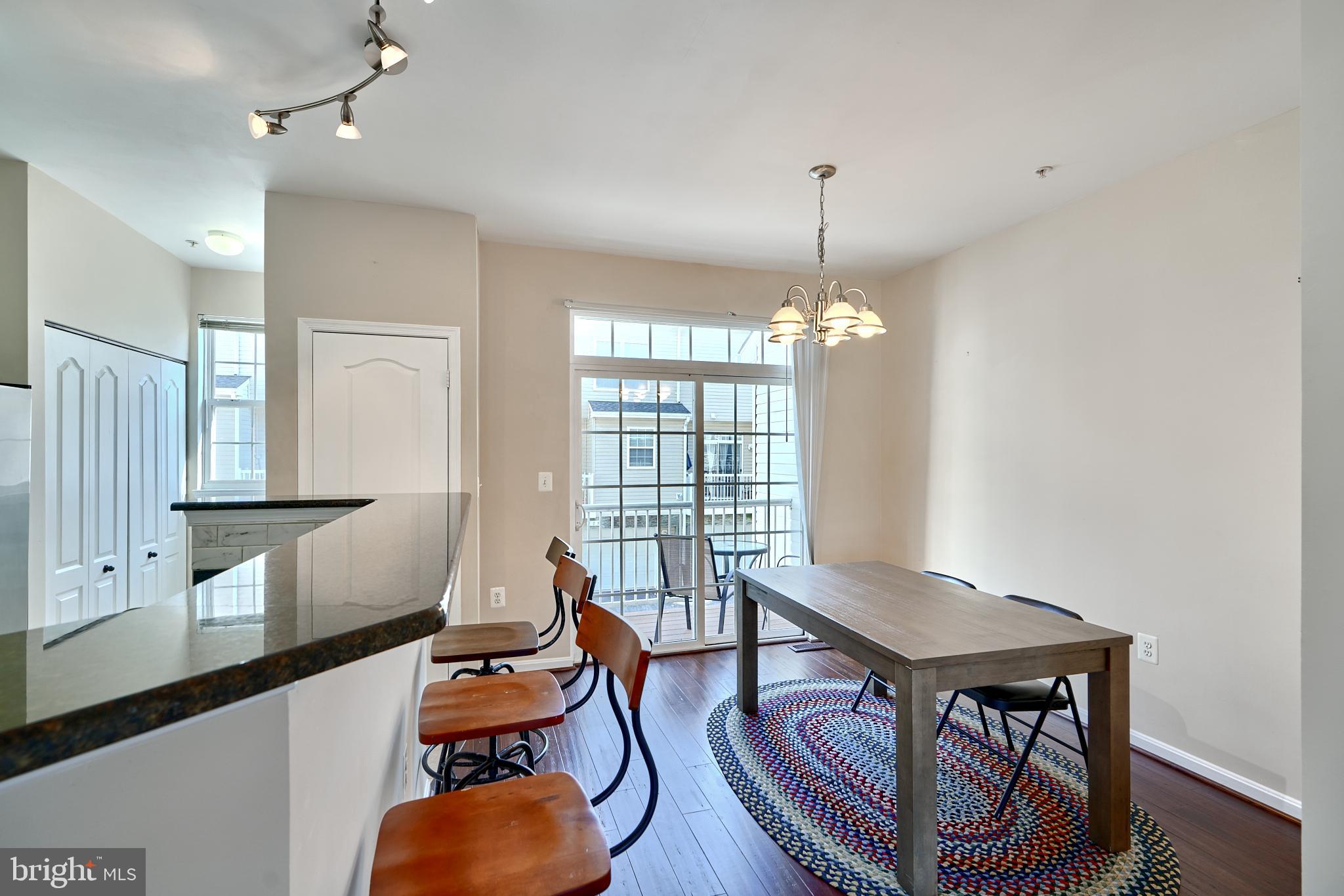 HIGH VIEW - Residential