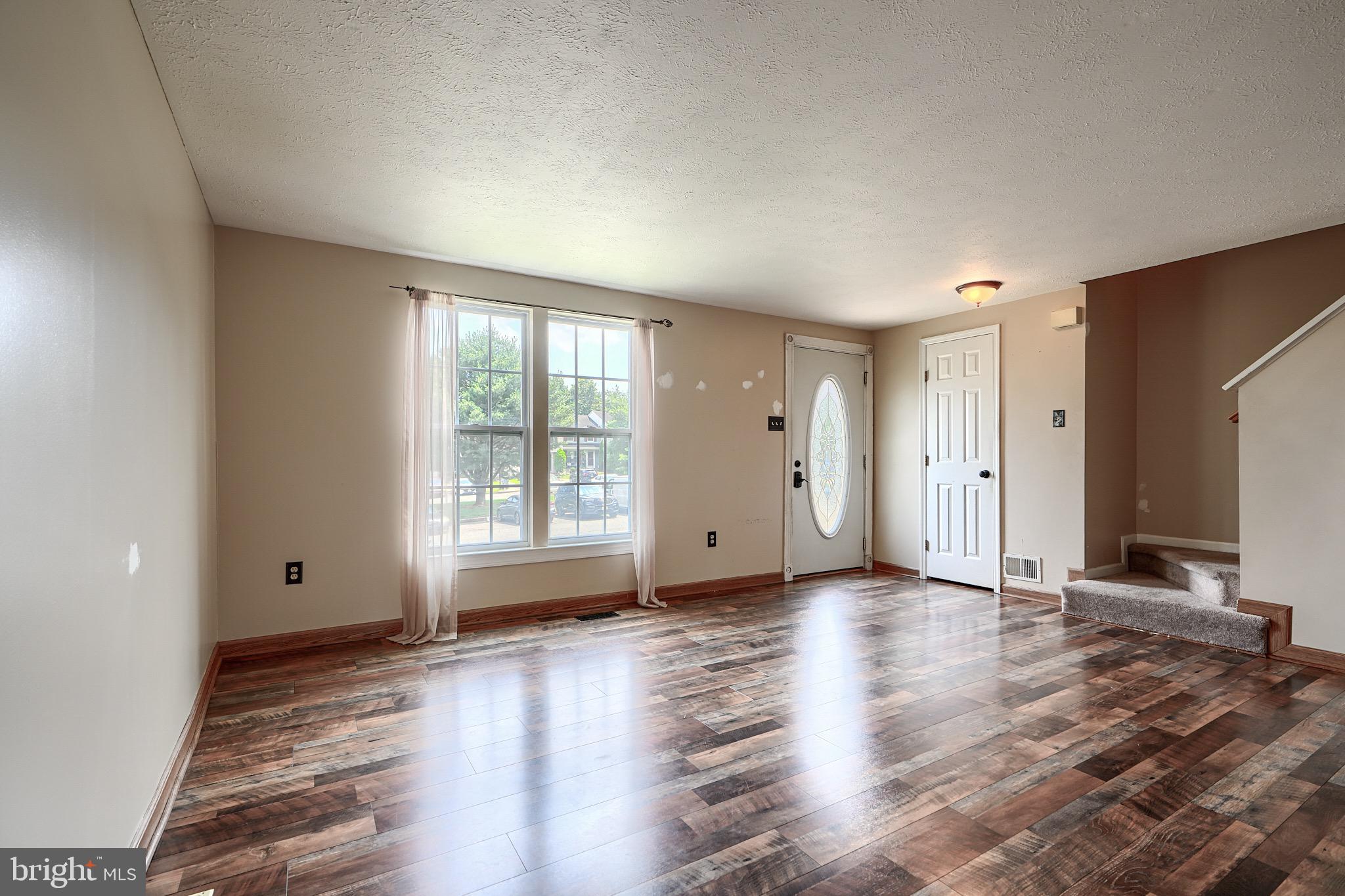 1403 SEDUM SQUARE