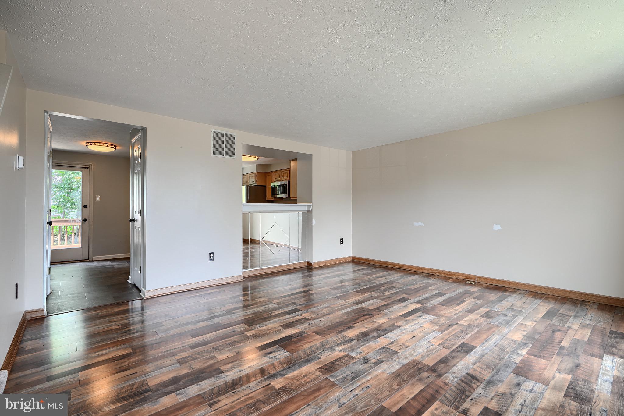 1403 SEDUM SQUARE