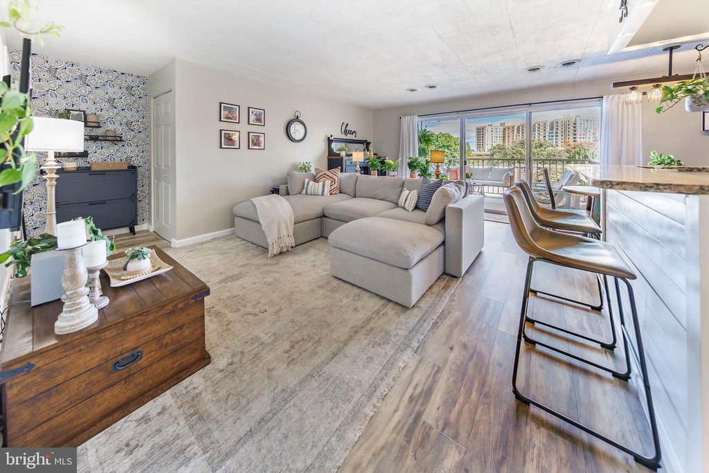 Photo of 2650 Redcoat Drive #3D, ALEXANDRIA, VA 22303 (MLS # VAFX2276124)
