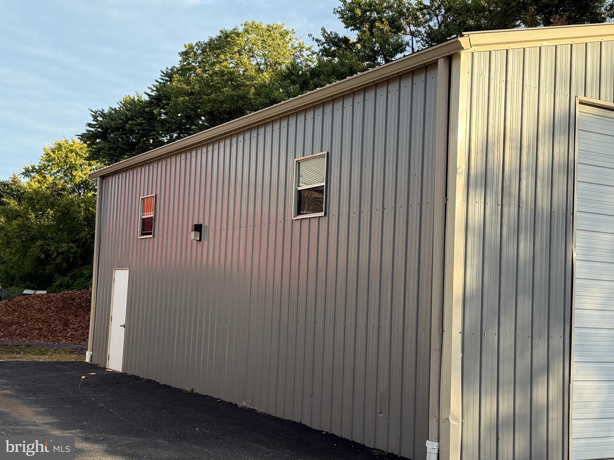 32 8TH STREET B BUILDING