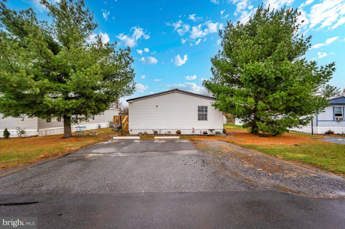 ROYAL CREST ESTATES - Residential