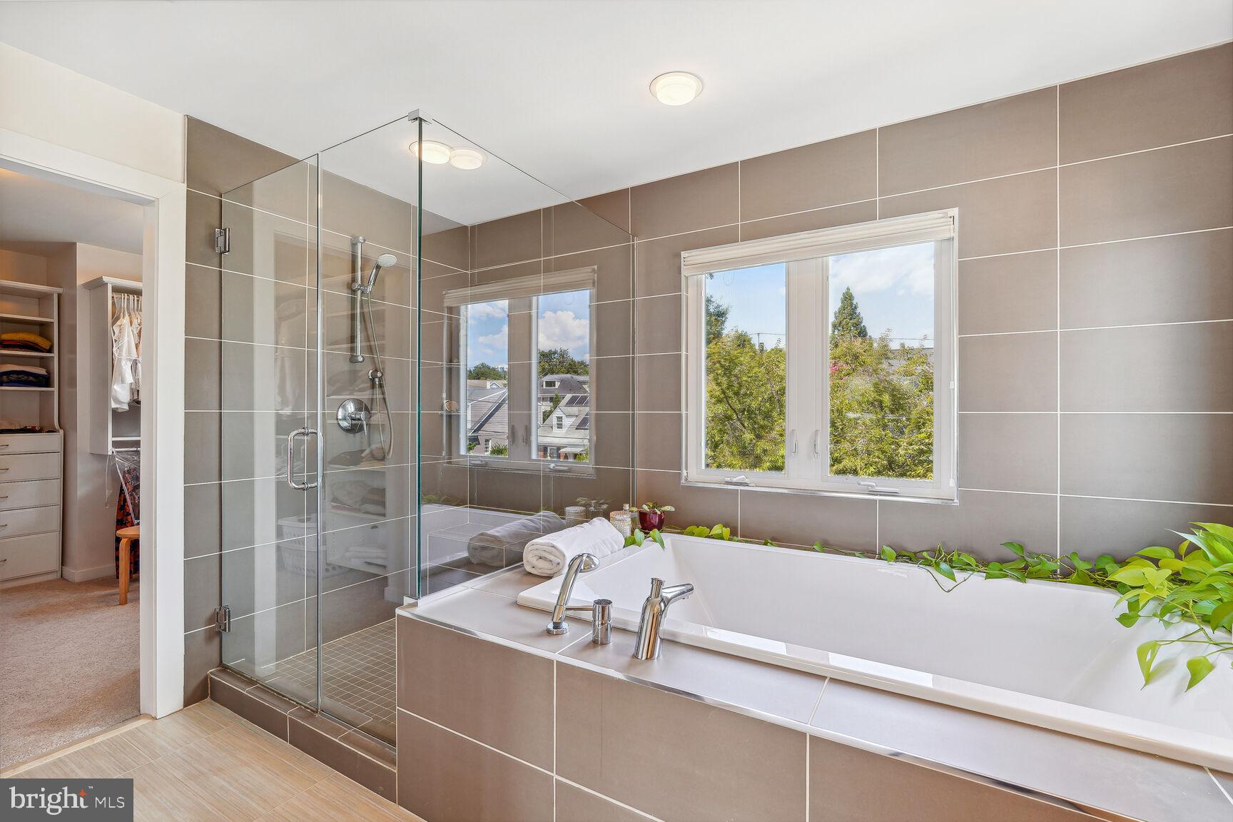 BRADLEY HILLS - Residential