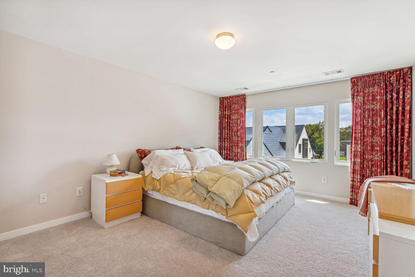 BRADLEY HILLS - Residential