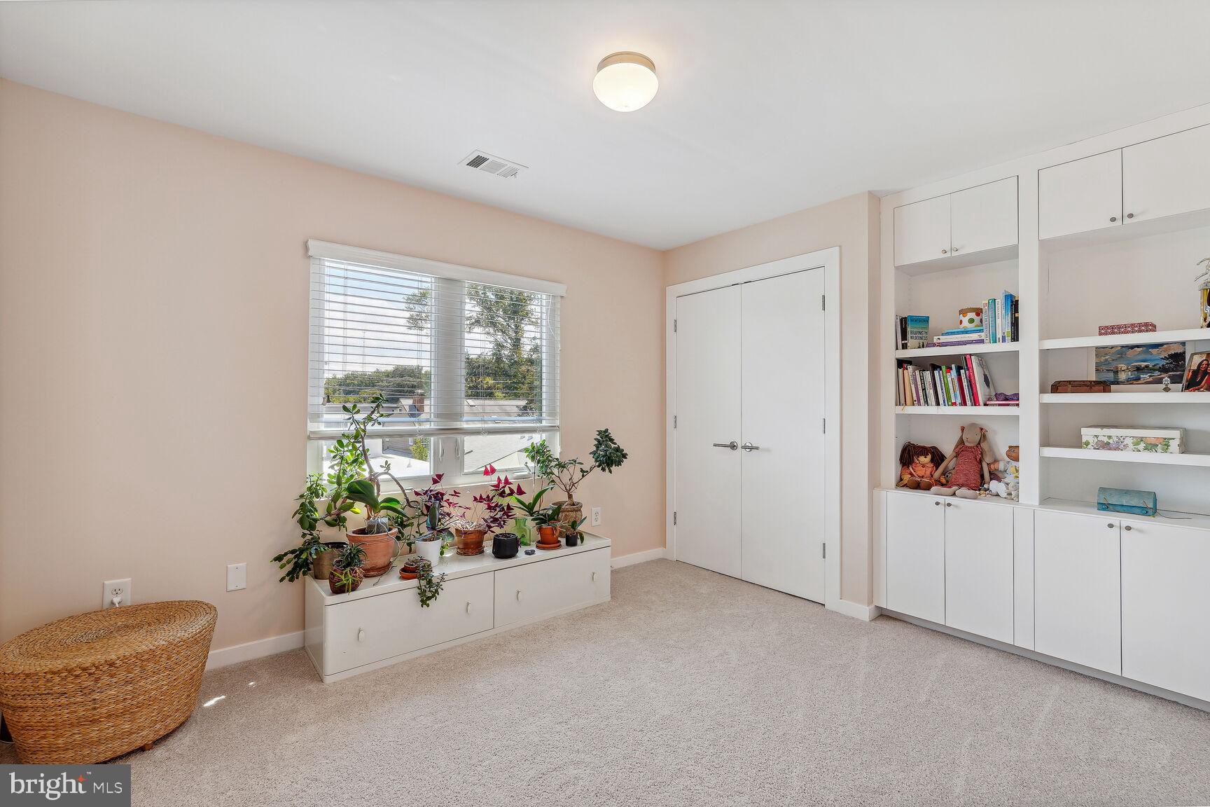 BRADLEY HILLS - Residential