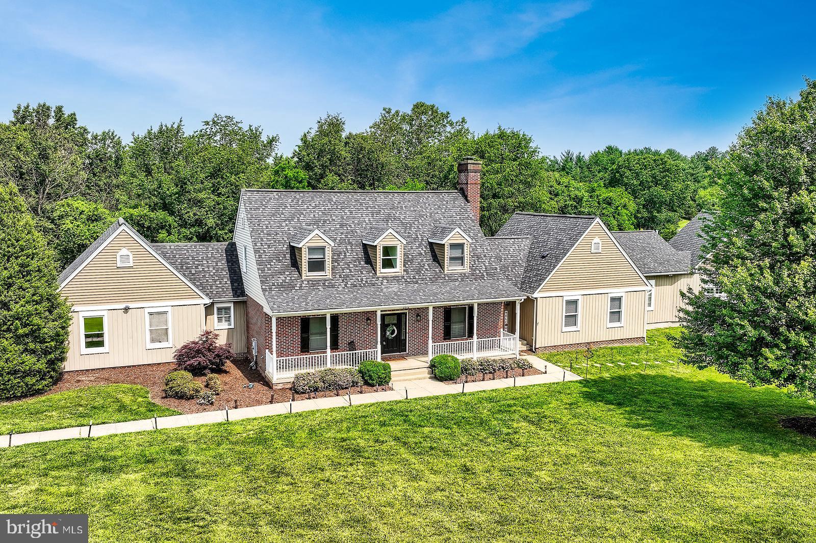 5512 CAMELOT COURT