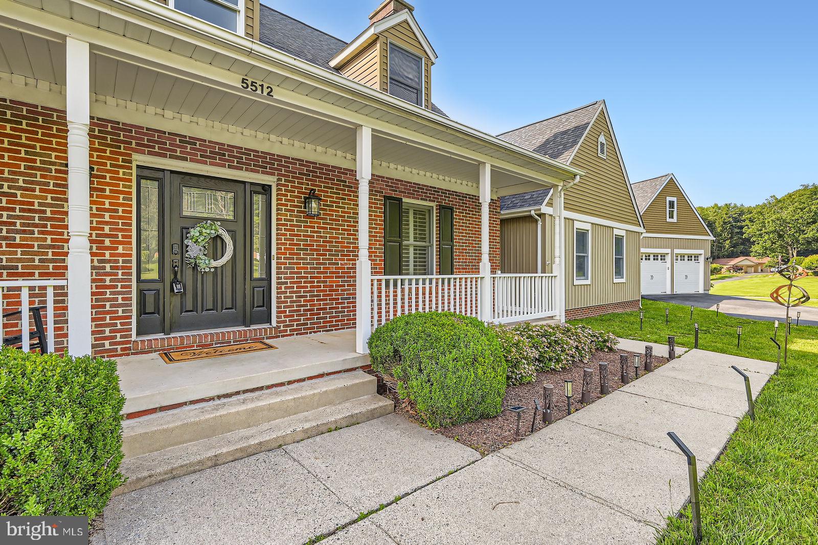5512 CAMELOT COURT