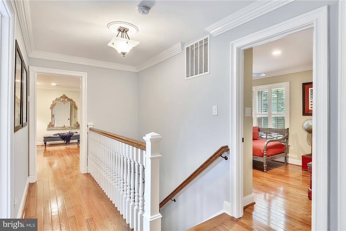 SHAKER WOODS - Residential