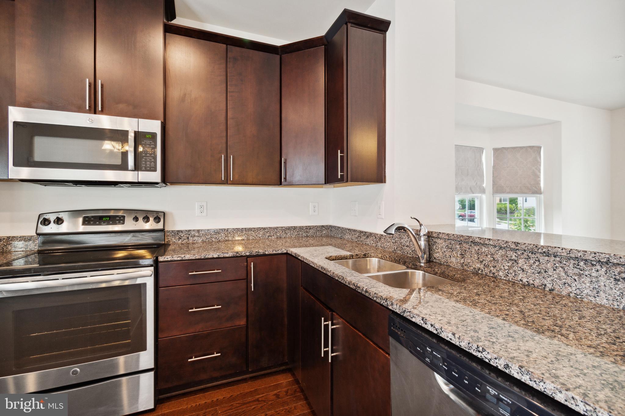 HOWARD SQUARE - Residential