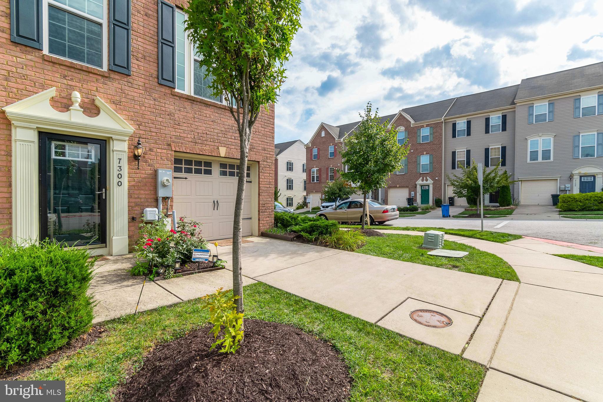 HOWARD SQUARE - Residential