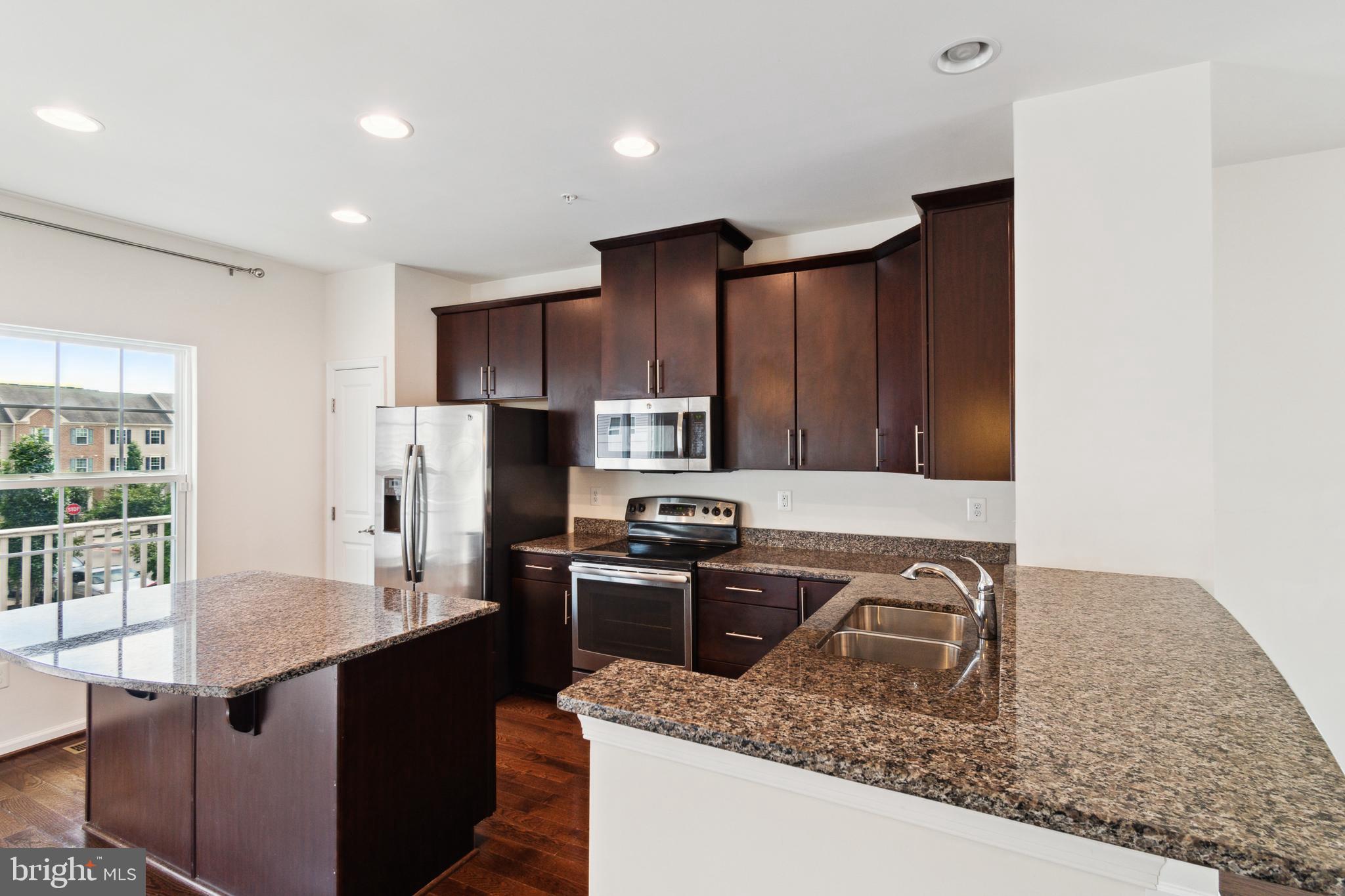 HOWARD SQUARE - Residential