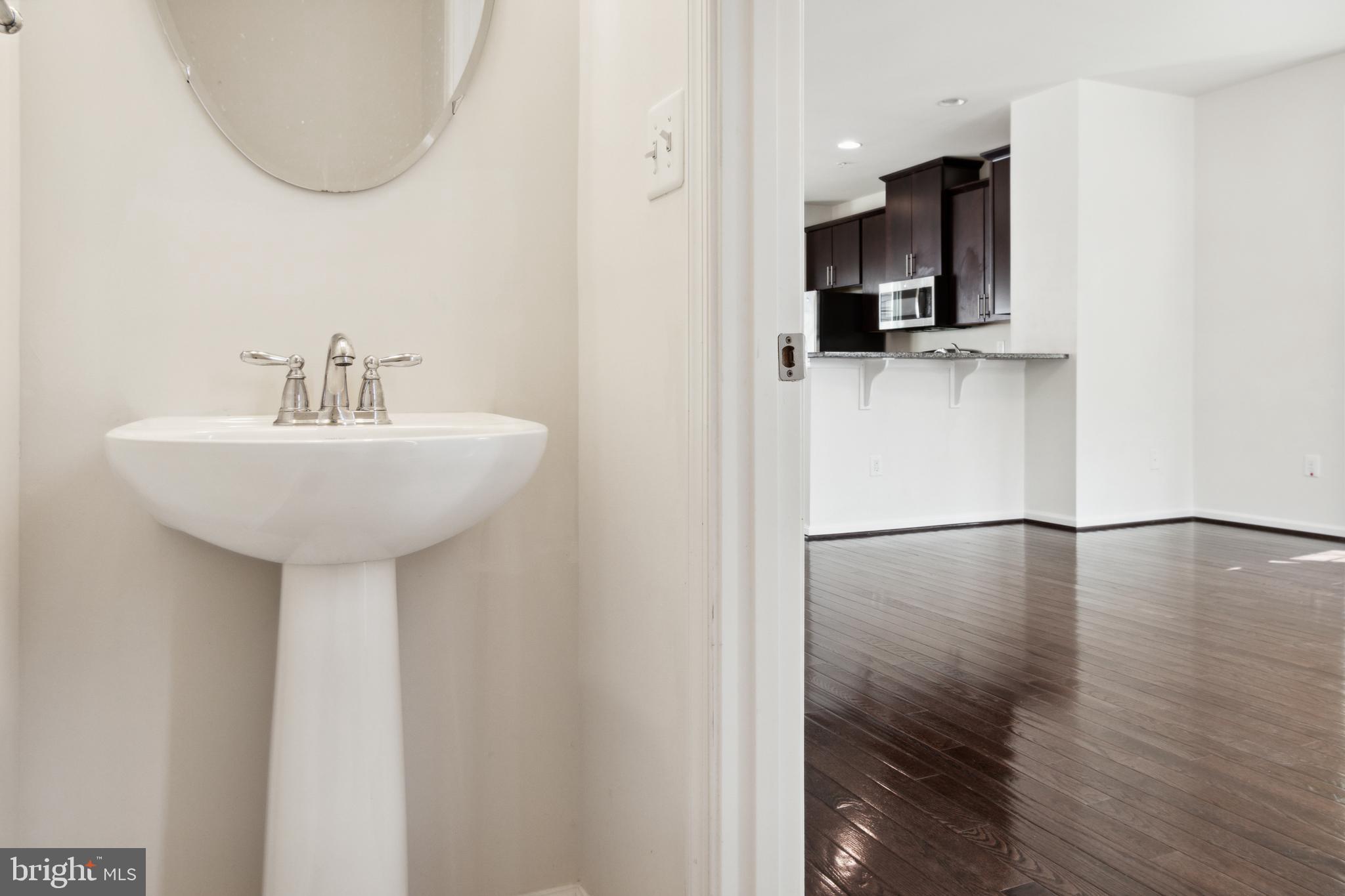 HOWARD SQUARE - Residential