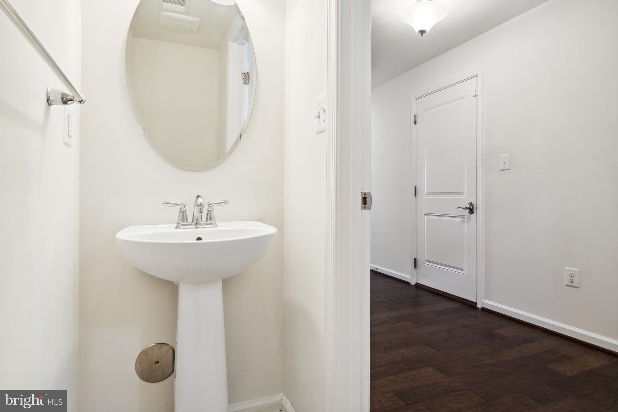 HOWARD SQUARE - Residential