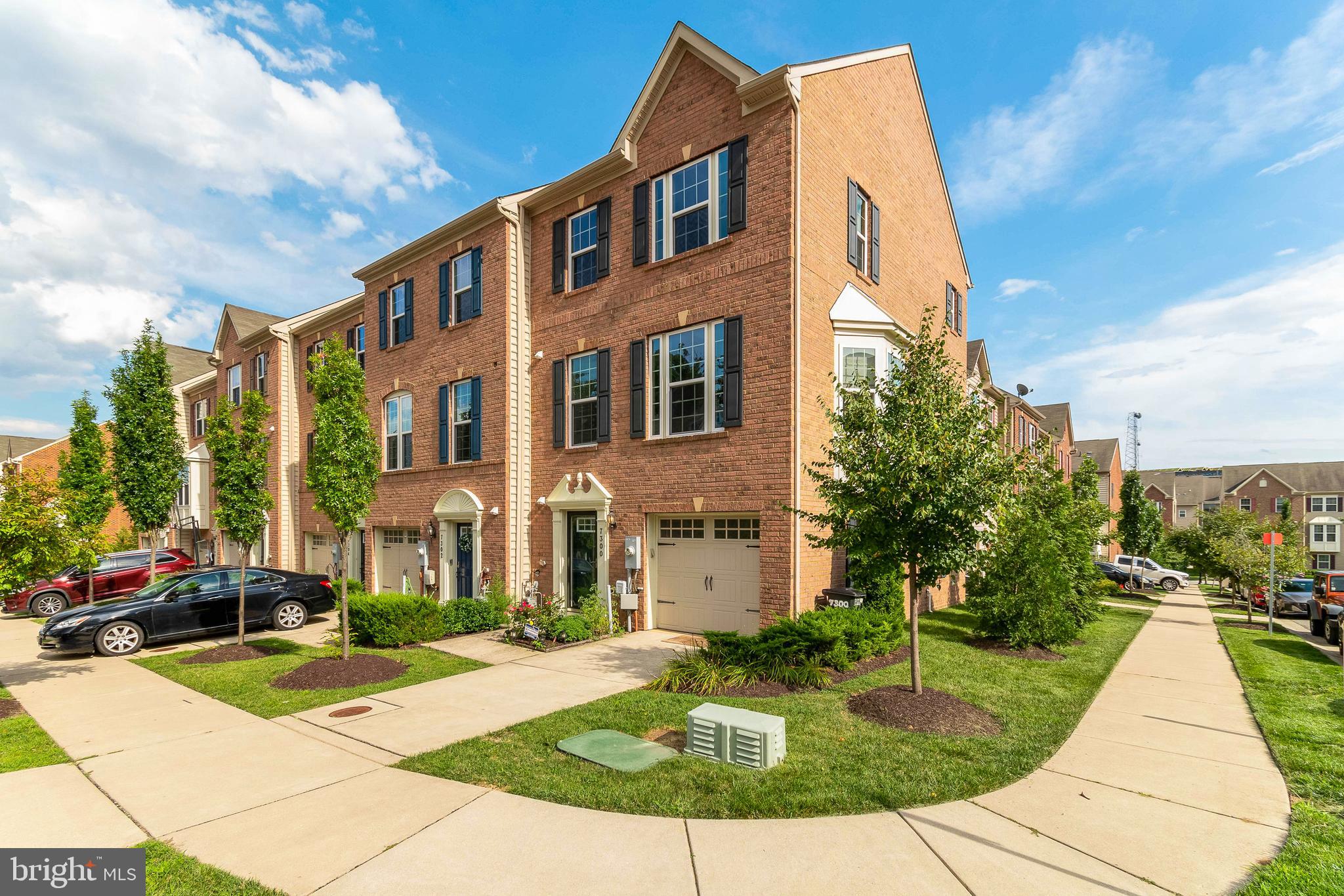 HOWARD SQUARE - Residential