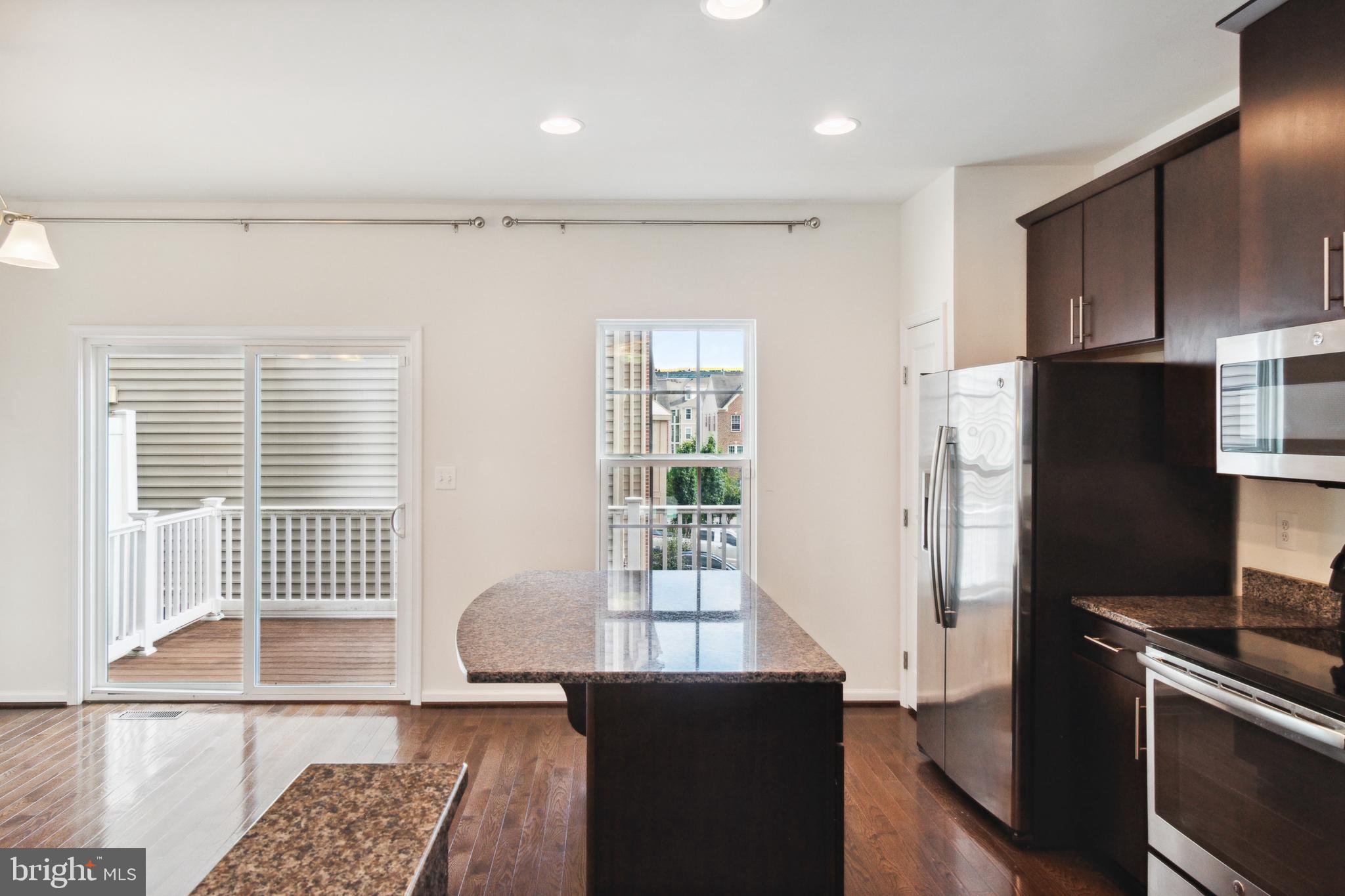 HOWARD SQUARE - Residential