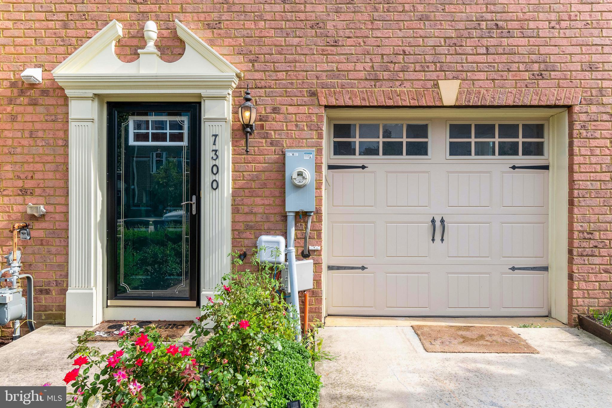 HOWARD SQUARE - Residential