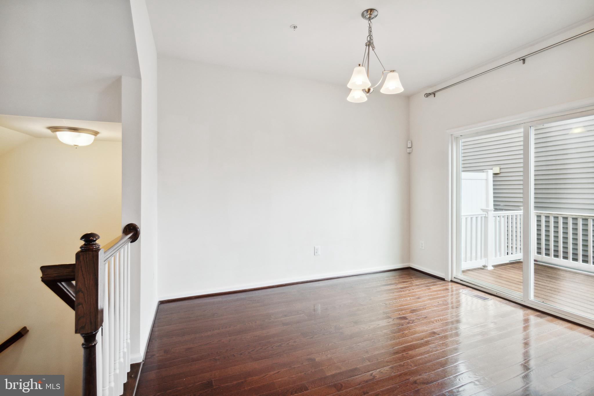 HOWARD SQUARE - Residential