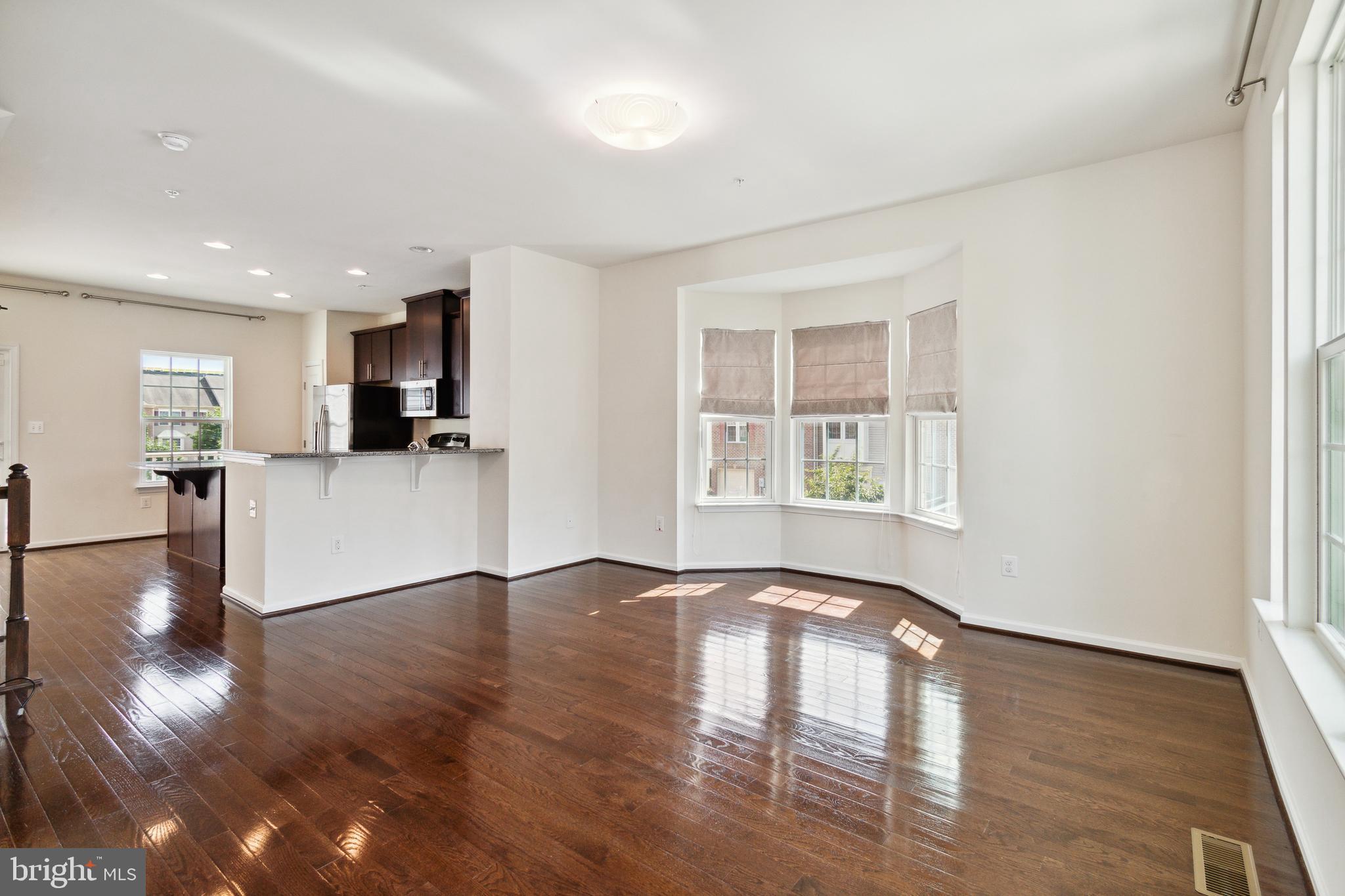 HOWARD SQUARE - Residential