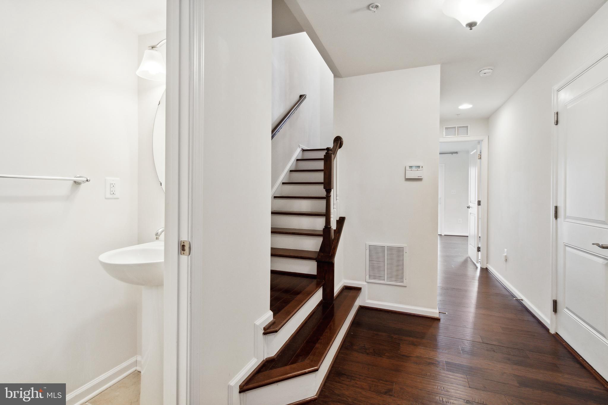 HOWARD SQUARE - Residential