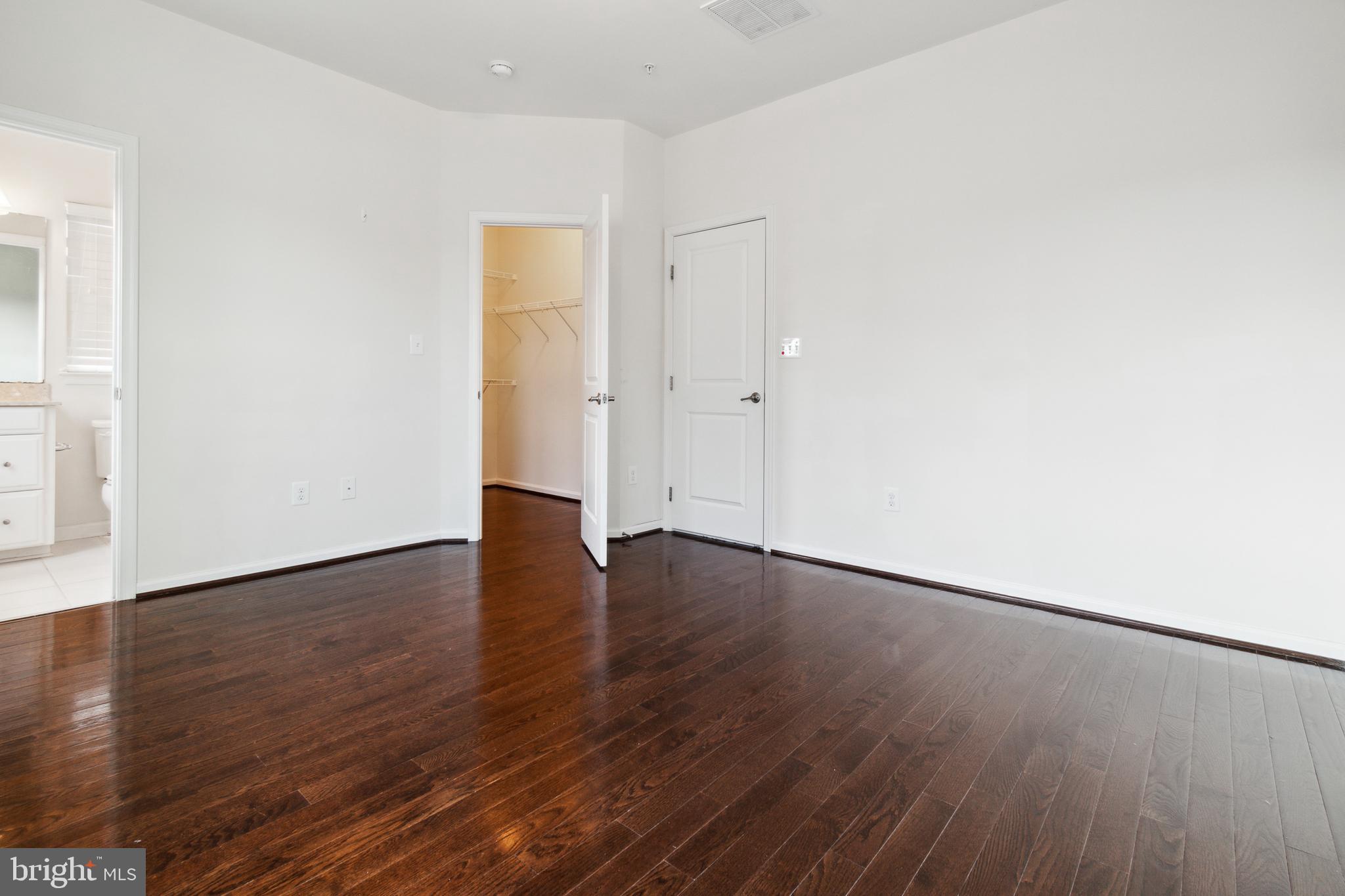 HOWARD SQUARE - Residential