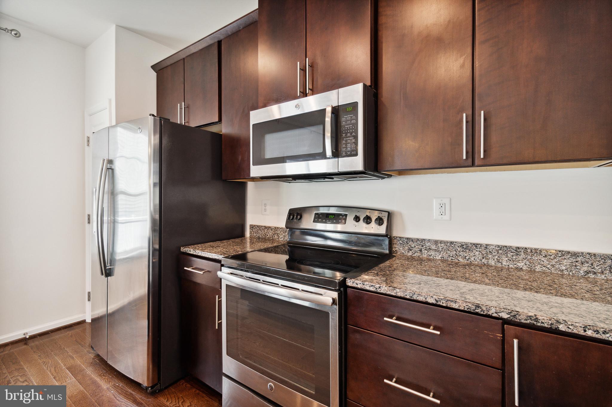 HOWARD SQUARE - Residential