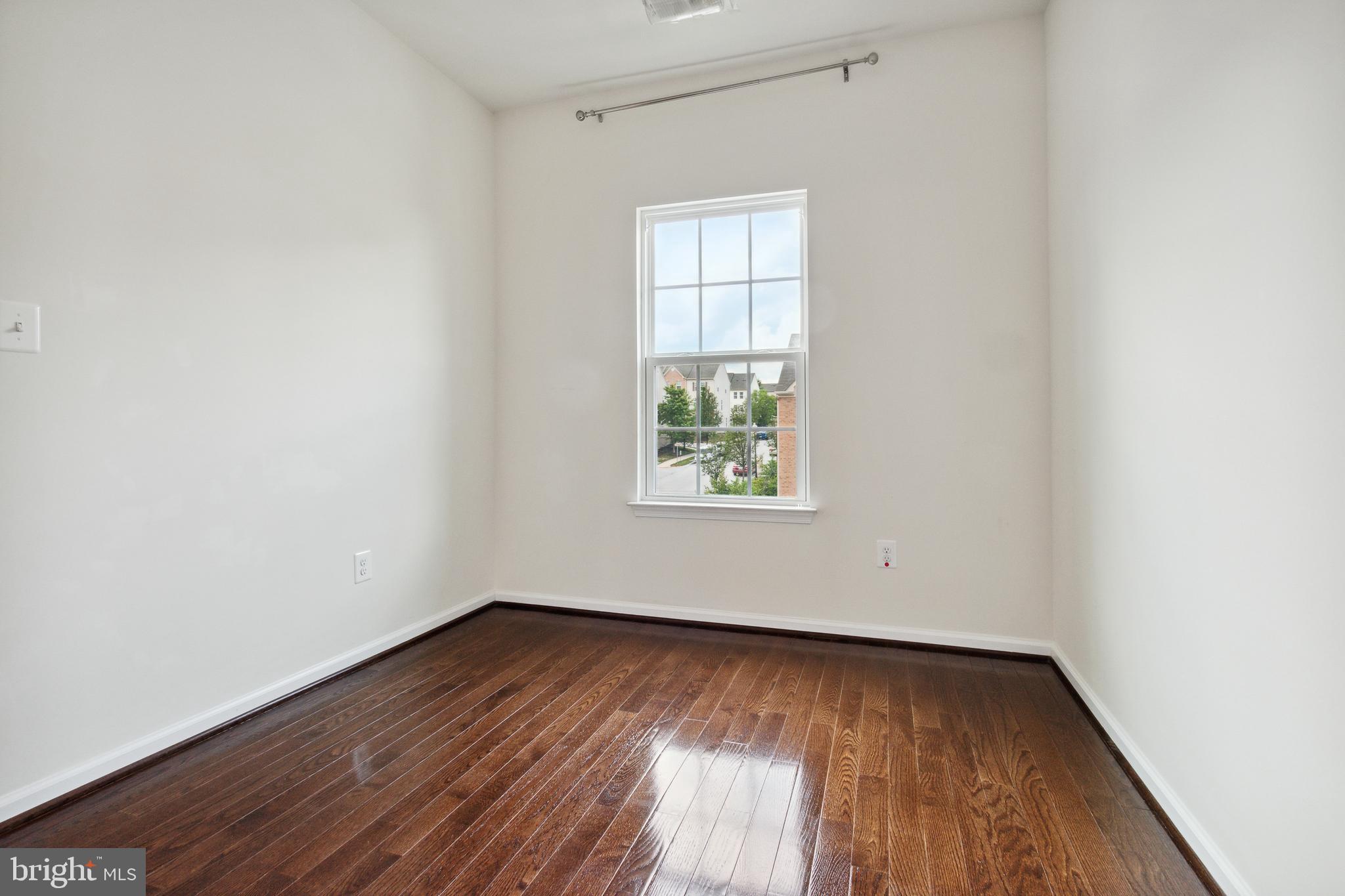 HOWARD SQUARE - Residential