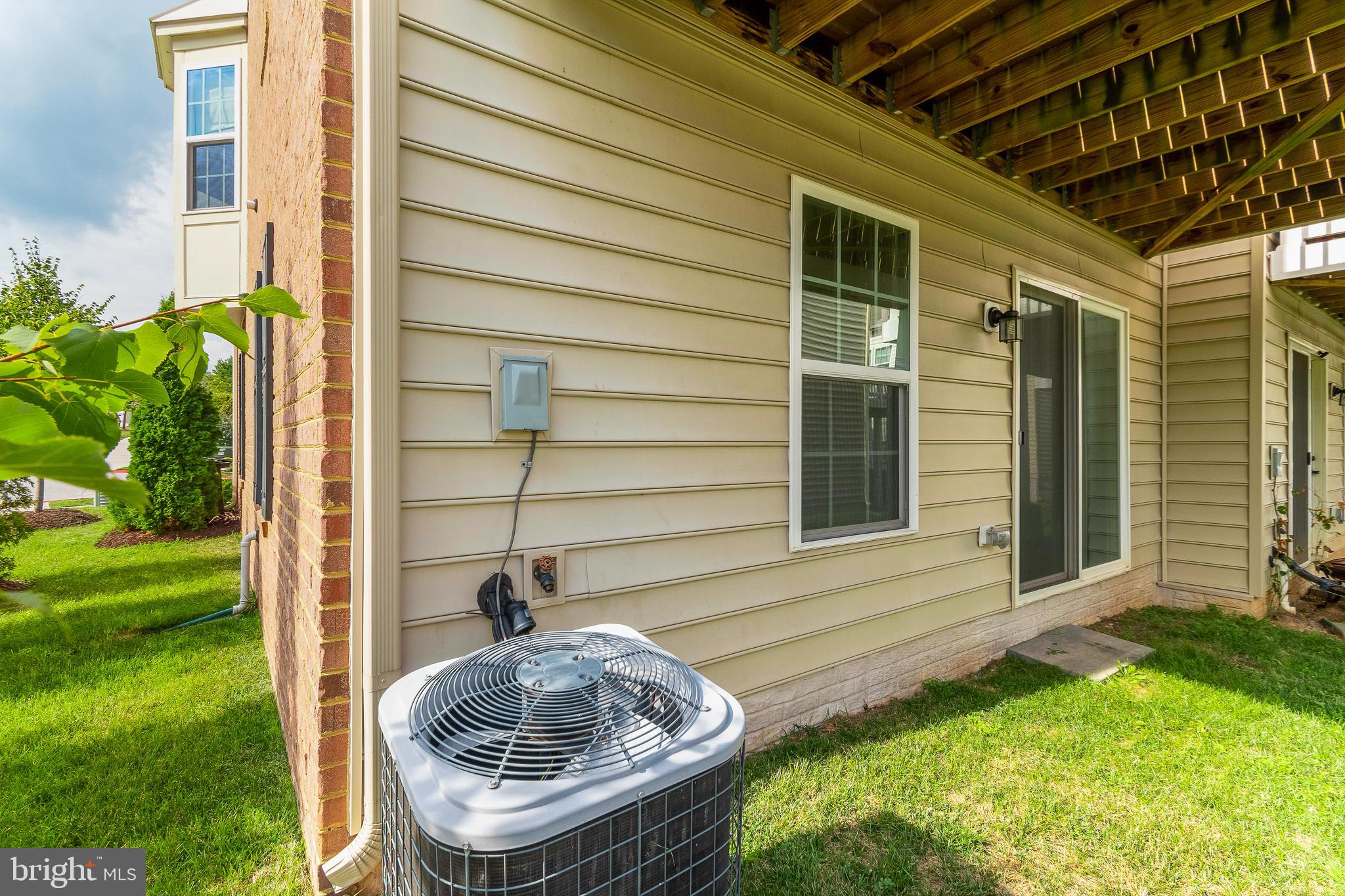 HOWARD SQUARE - Residential