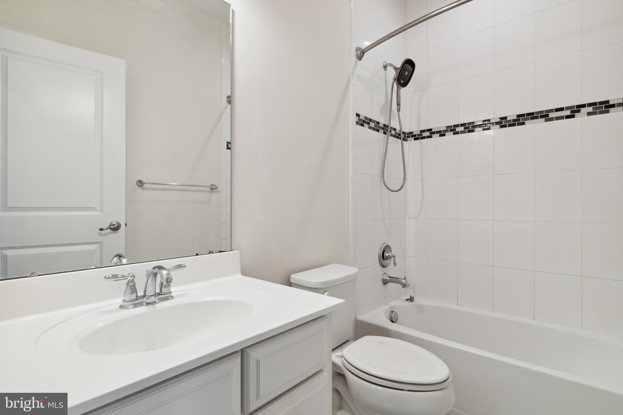 HOWARD SQUARE - Residential