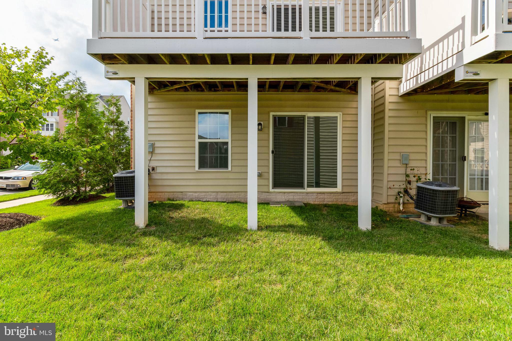 HOWARD SQUARE - Residential