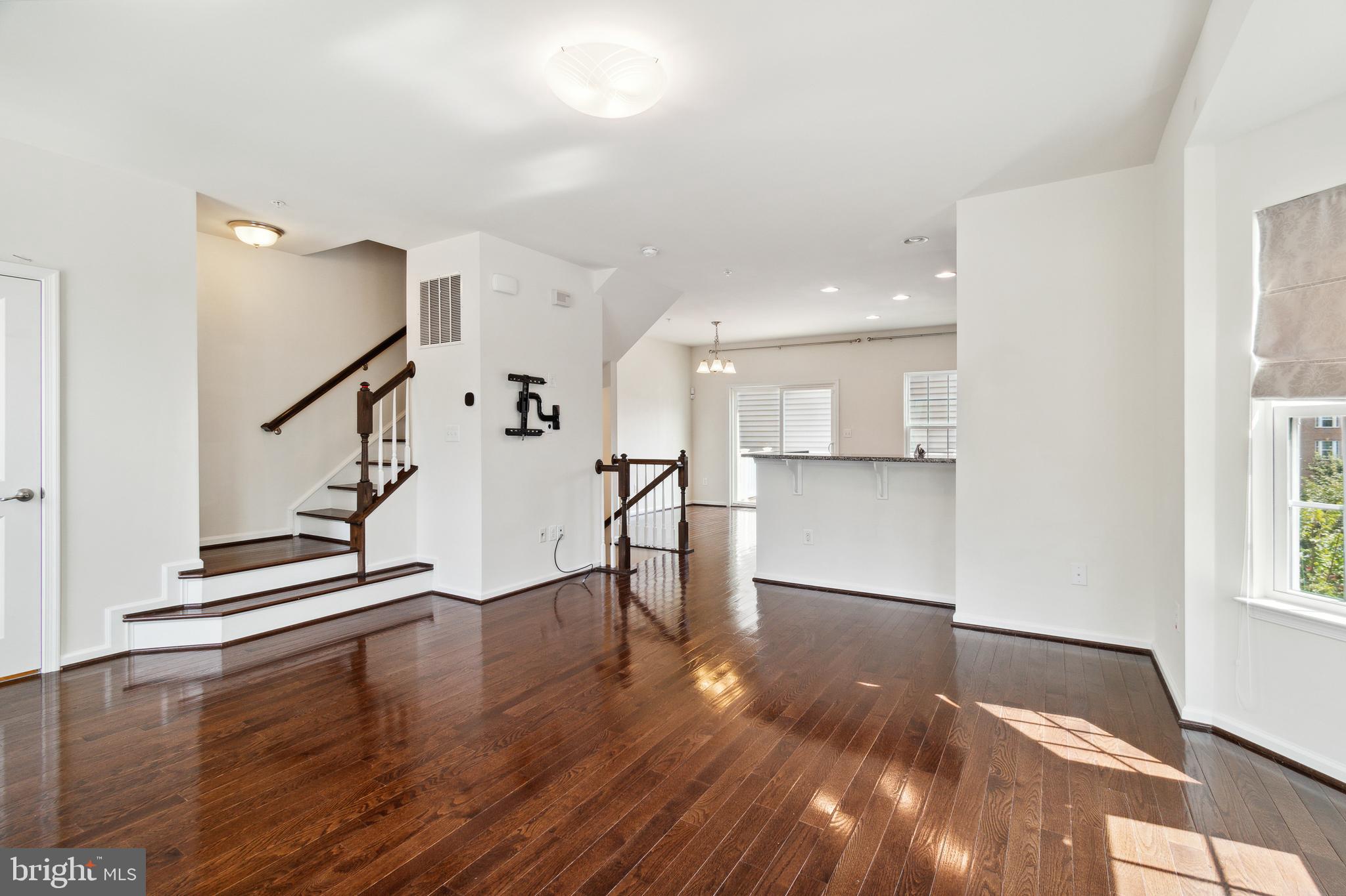 HOWARD SQUARE - Residential