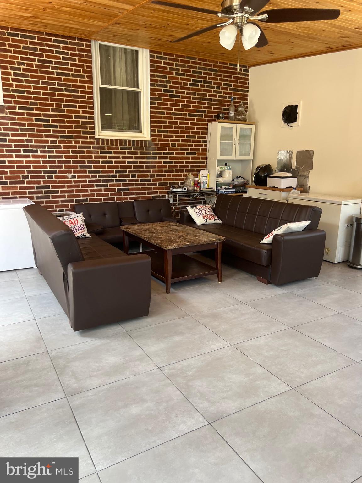 FOX CHASE - Residential