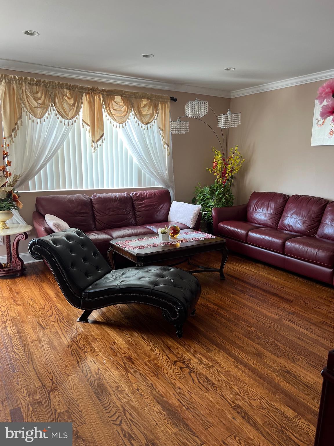 FOX CHASE - Residential