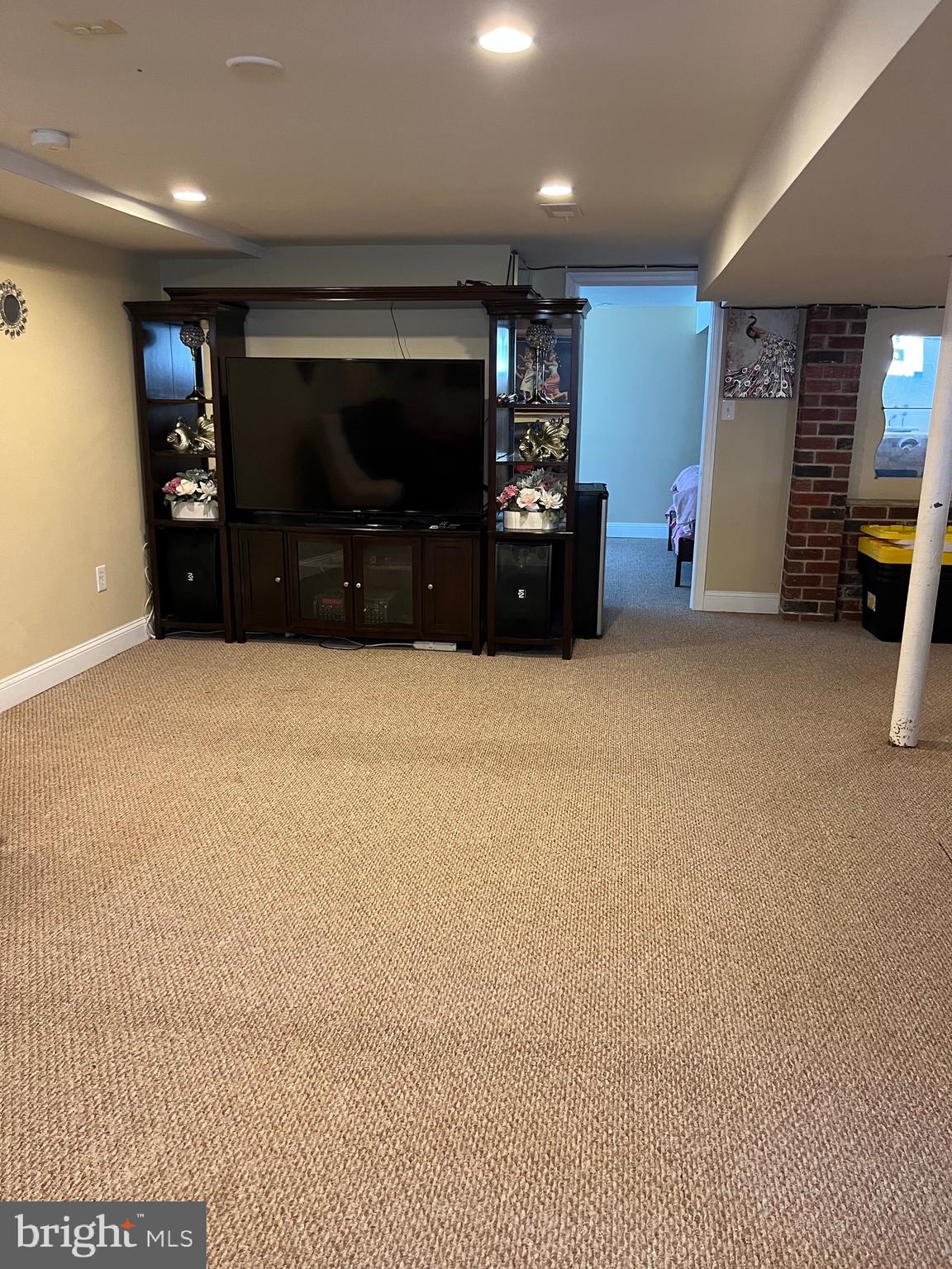 FOX CHASE - Residential