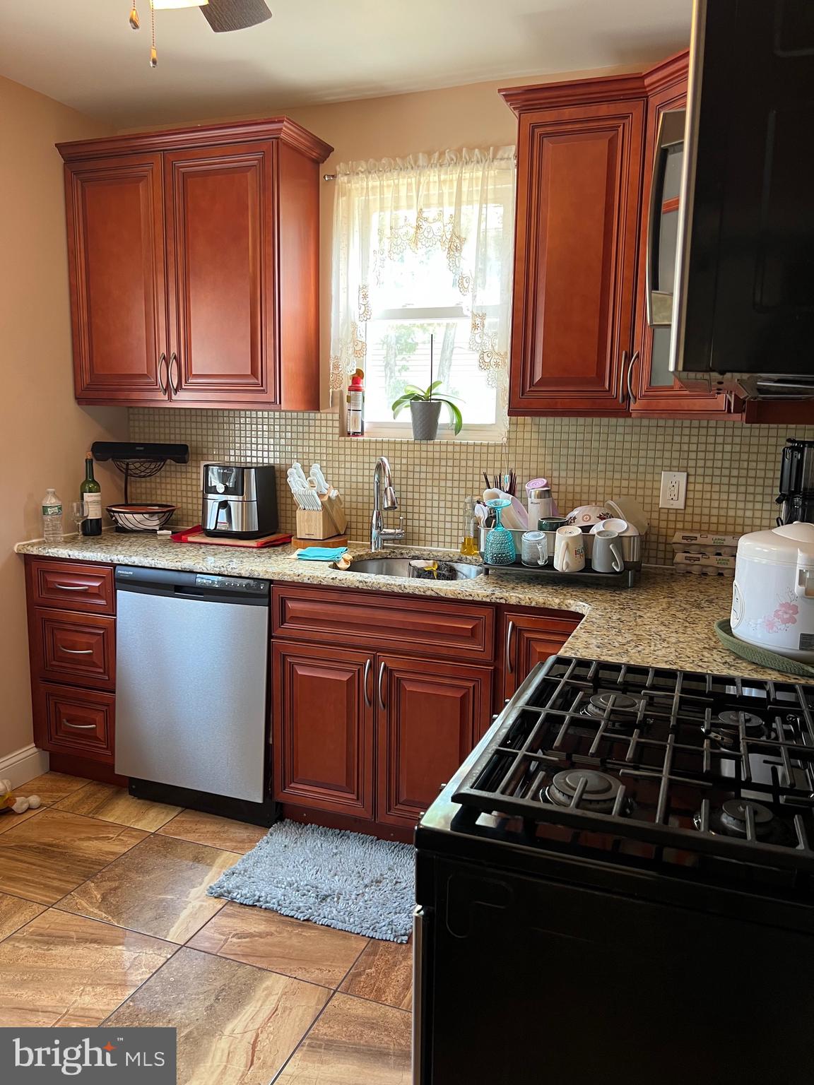 FOX CHASE - Residential