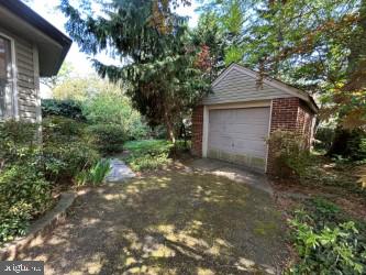 CHEVY CHASE PARK - Residential Lease