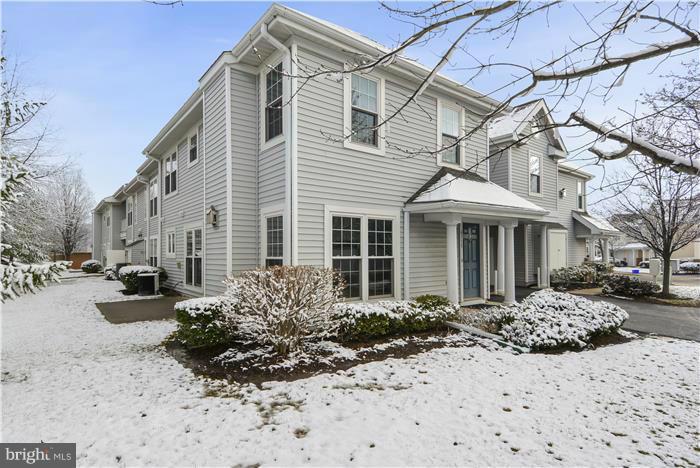 VILLAGE OF LONG REACH - Residential