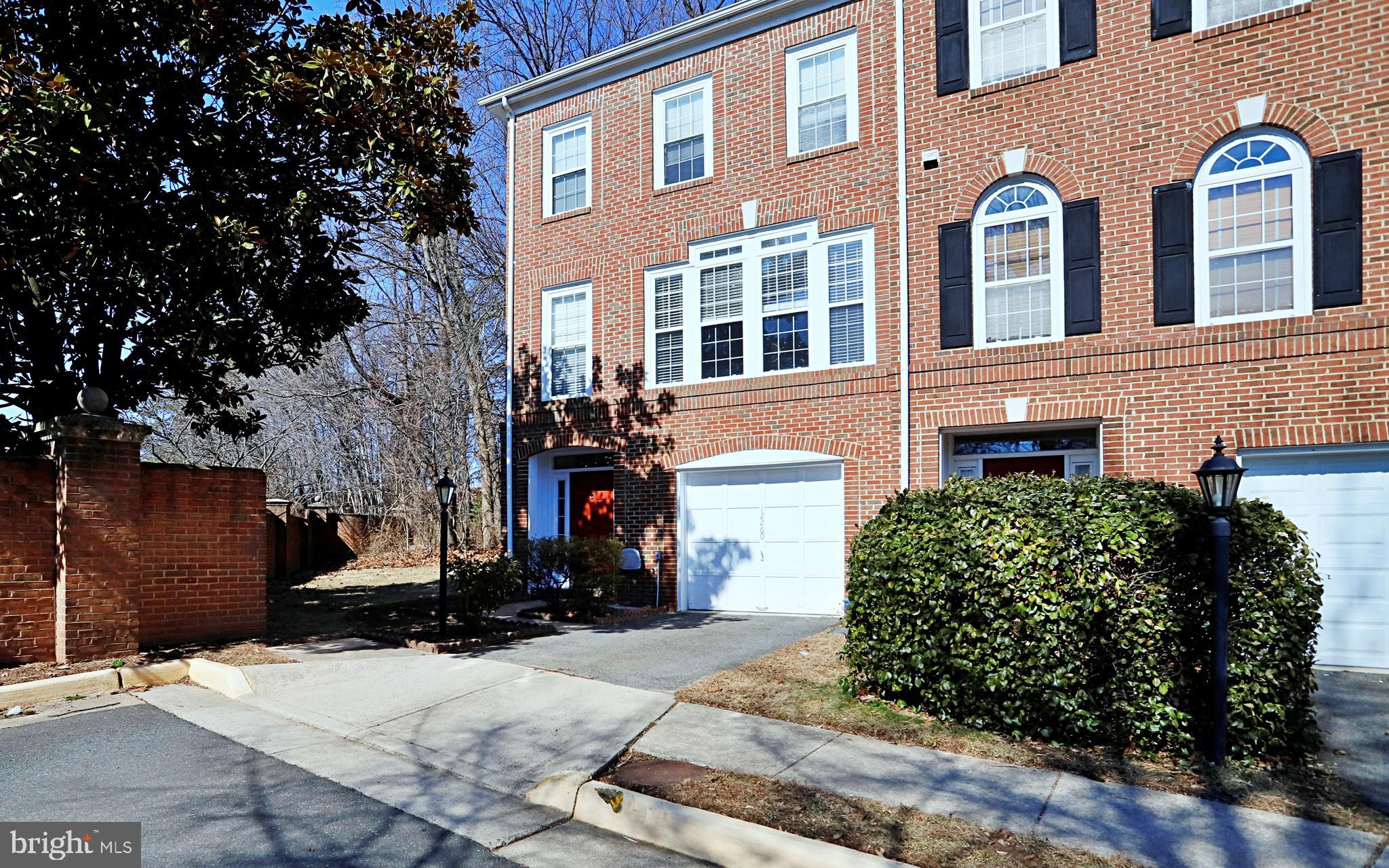 WINDSOR MEWS - Residential