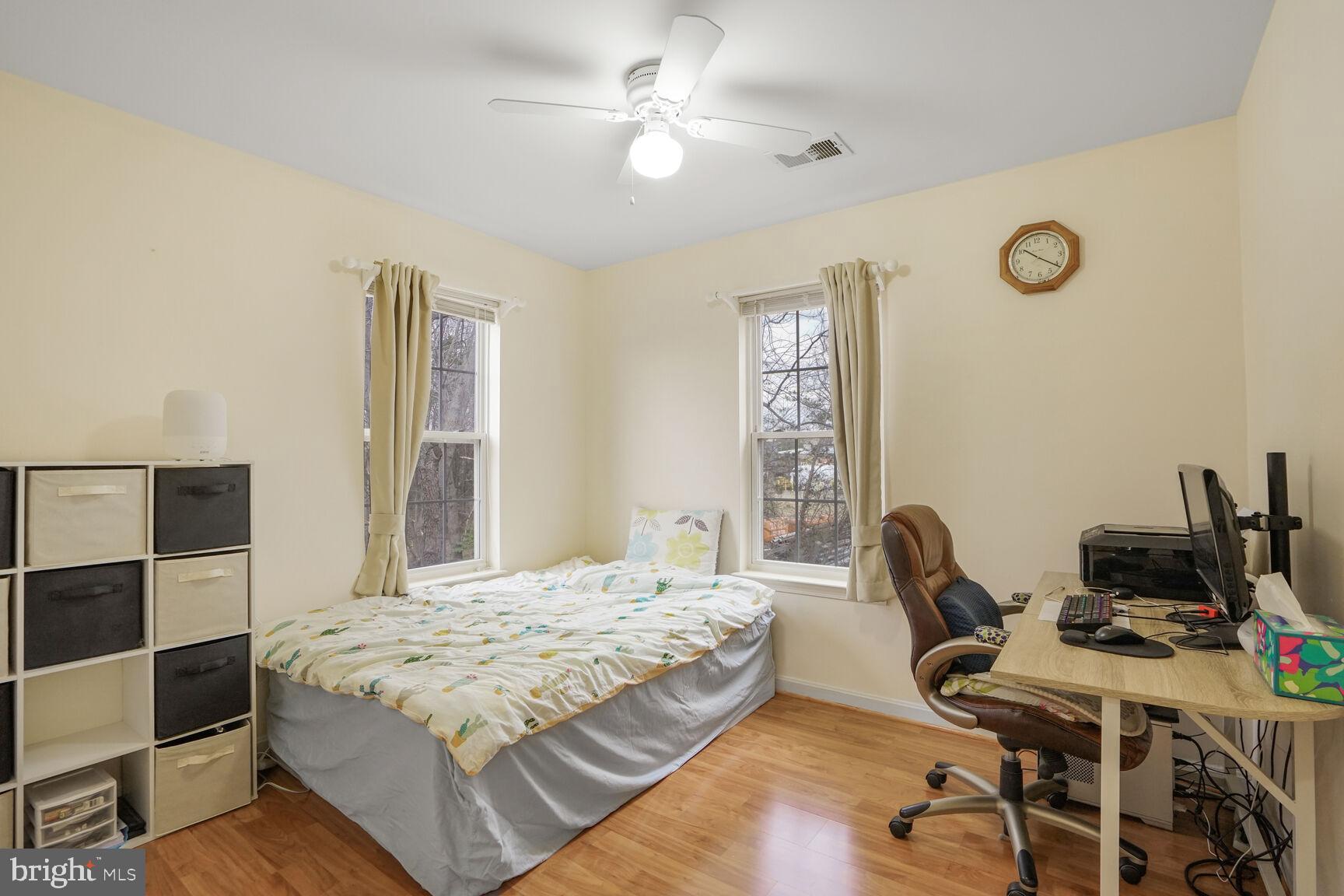 WINDSOR MEWS - Residential