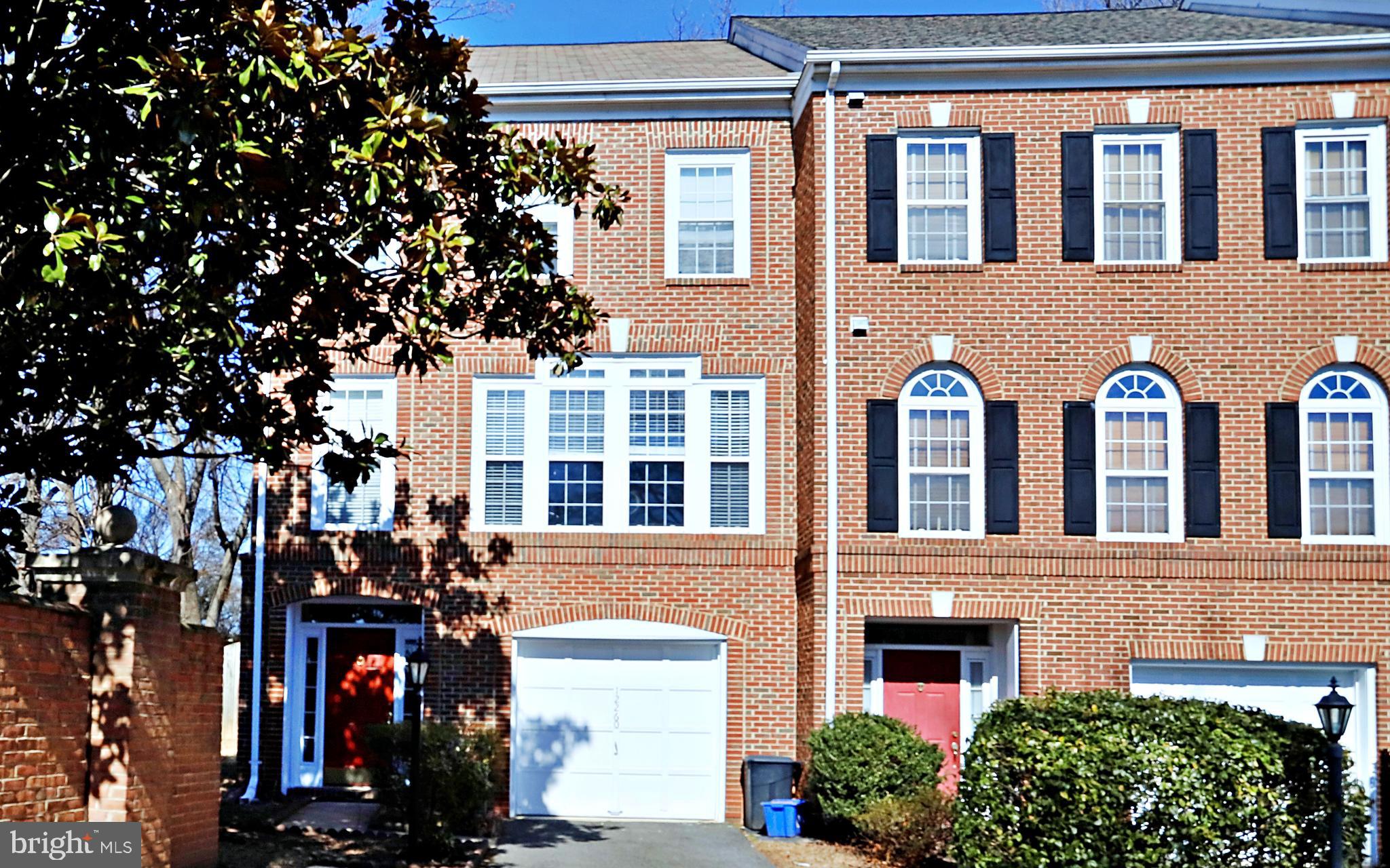 WINDSOR MEWS - Residential