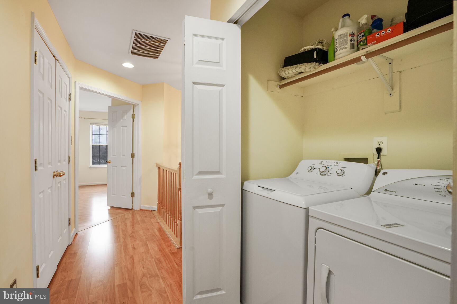 WINDSOR MEWS - Residential