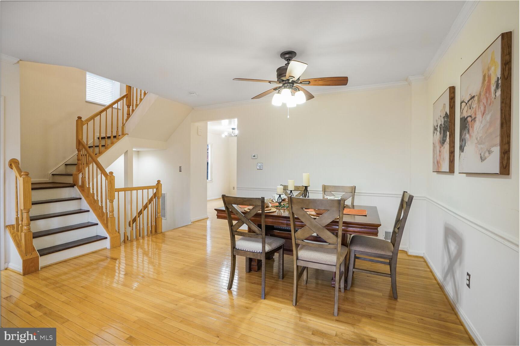 WINDSOR MEWS - Residential