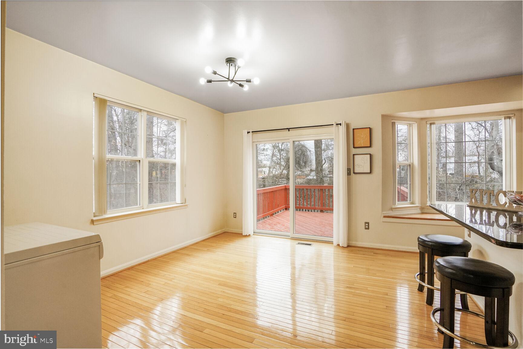 WINDSOR MEWS - Residential