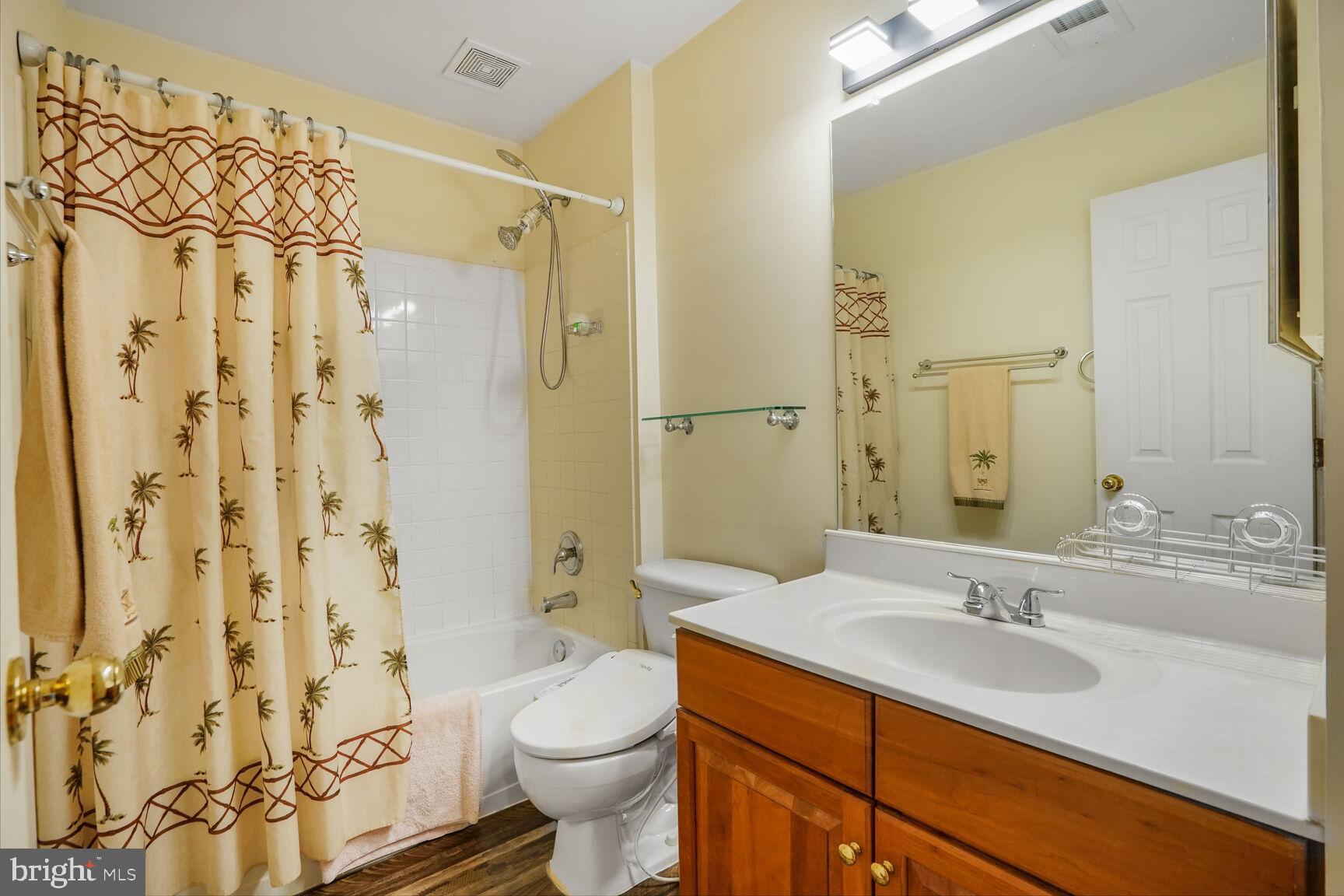 WINDSOR MEWS - Residential