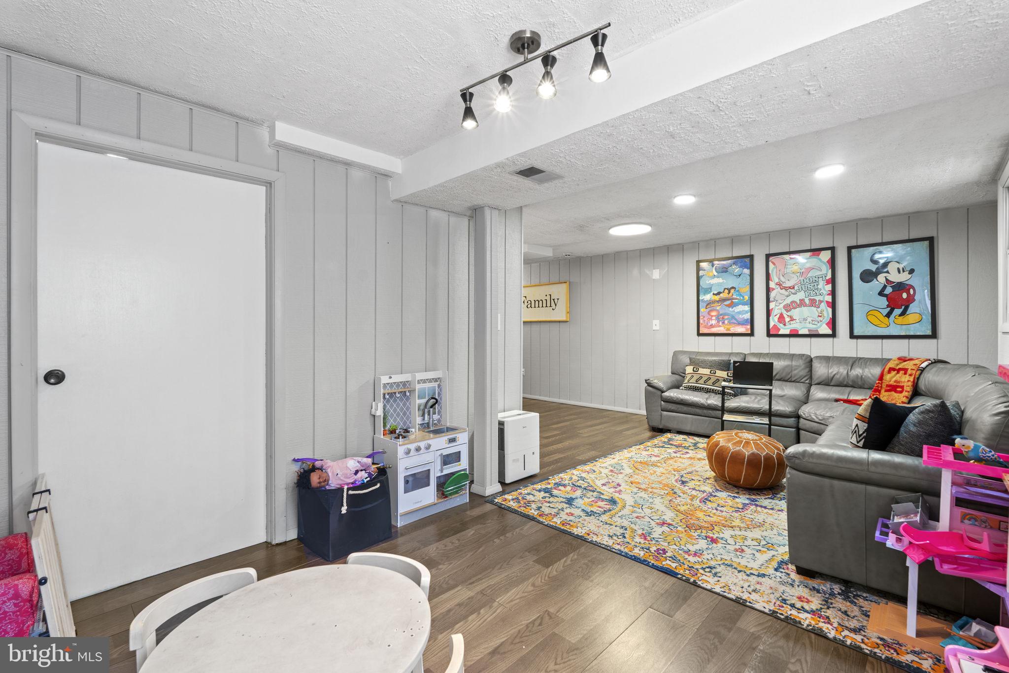 CHESTERFIELD - Residential