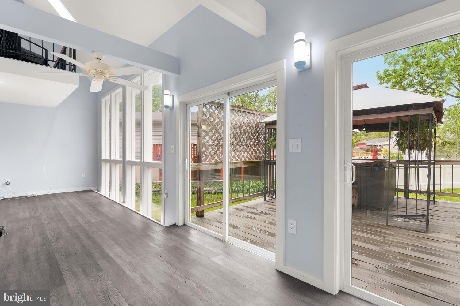 CATONSVILLE MANOR - Residential