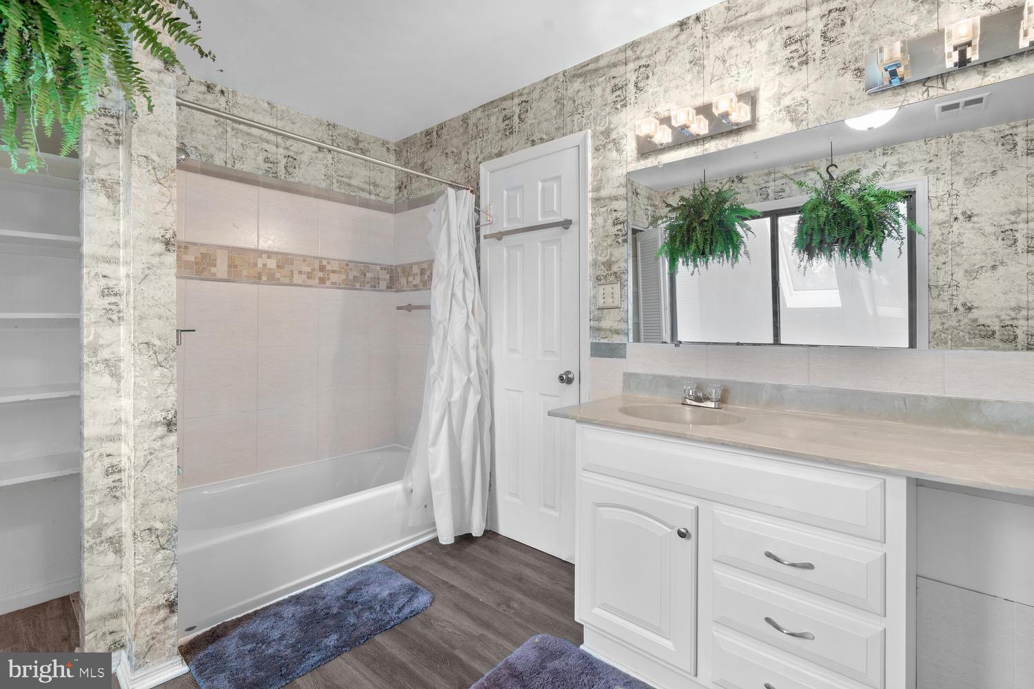 CATONSVILLE MANOR - Residential